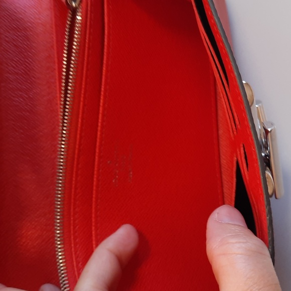 Authentic lv twist lock wallet - Picture 6 of 12